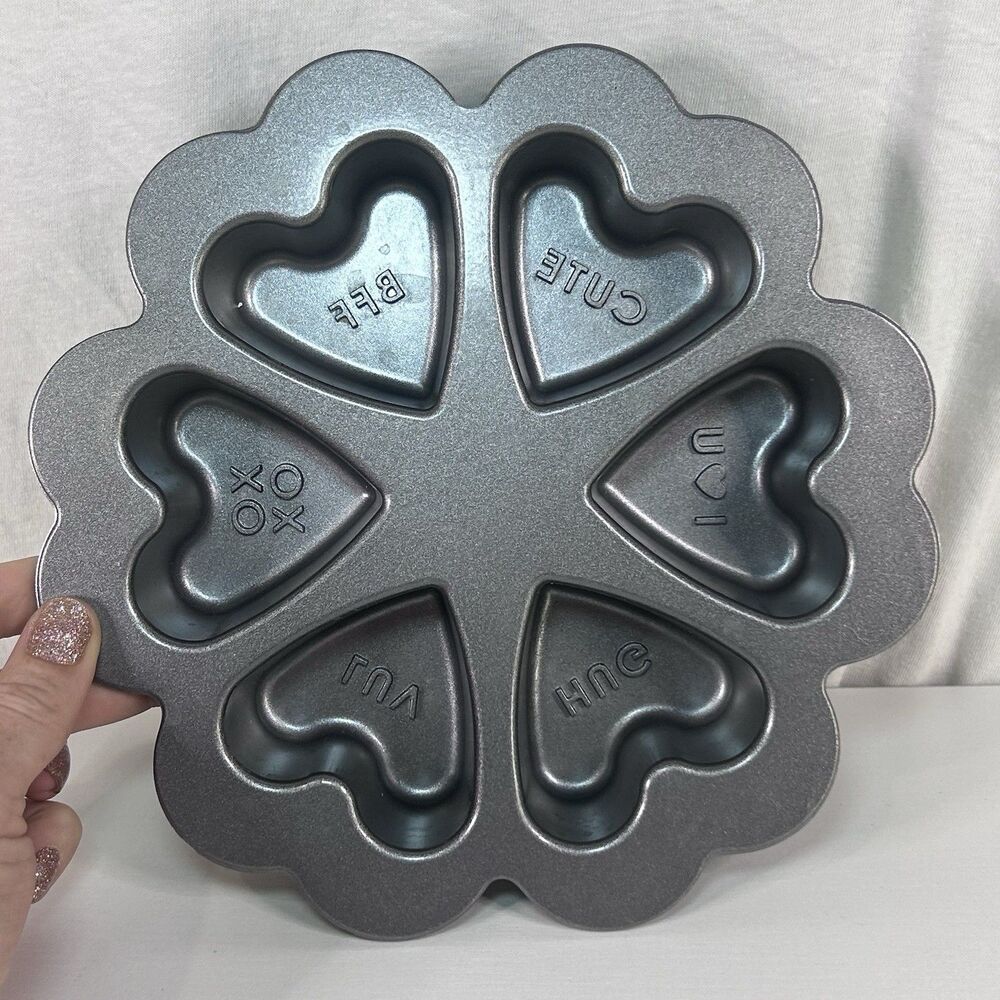 Nordic Ware Conversation Heart Valentine‎ Cakelet Cupcake Mold Bake Pan USA